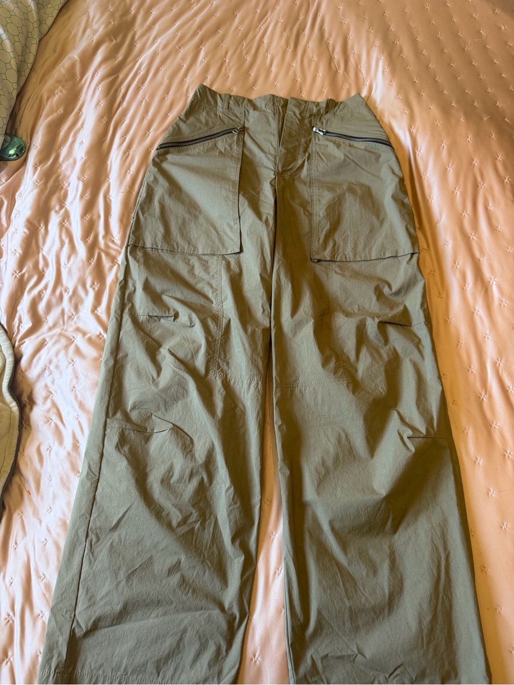Zara Olive Cargo Pants with Multiple Pockets